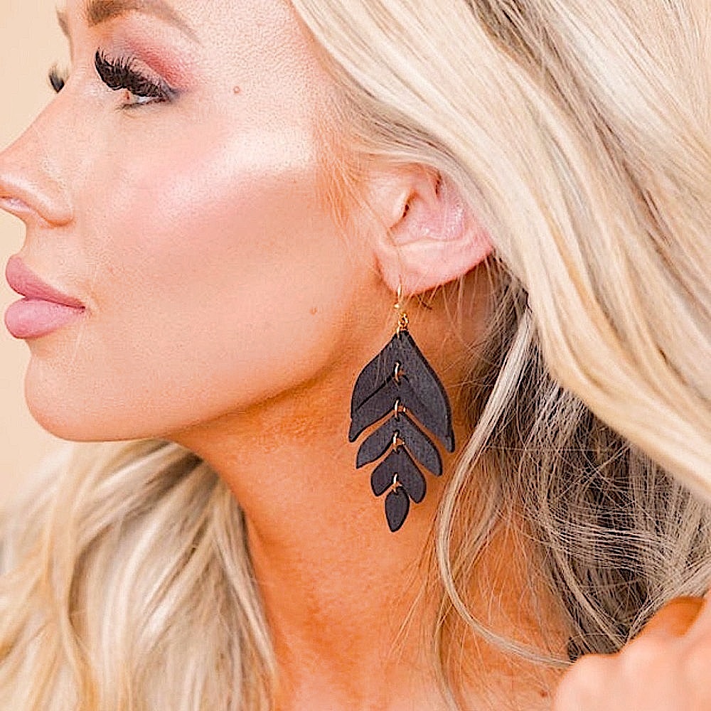 🆕🖤ITS SENSE: BLACK Wooden Dangle Feather Earrings